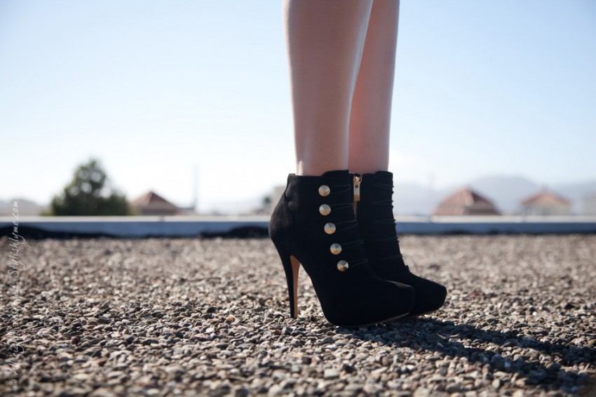 Stylishlyme Black and Gold