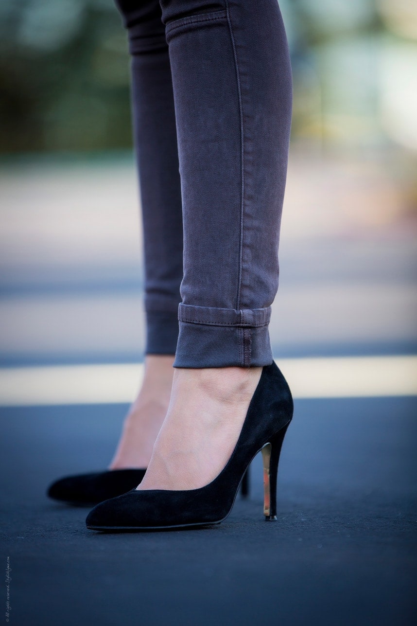 Black Suede Pumps Outfit - Stylishlyme
