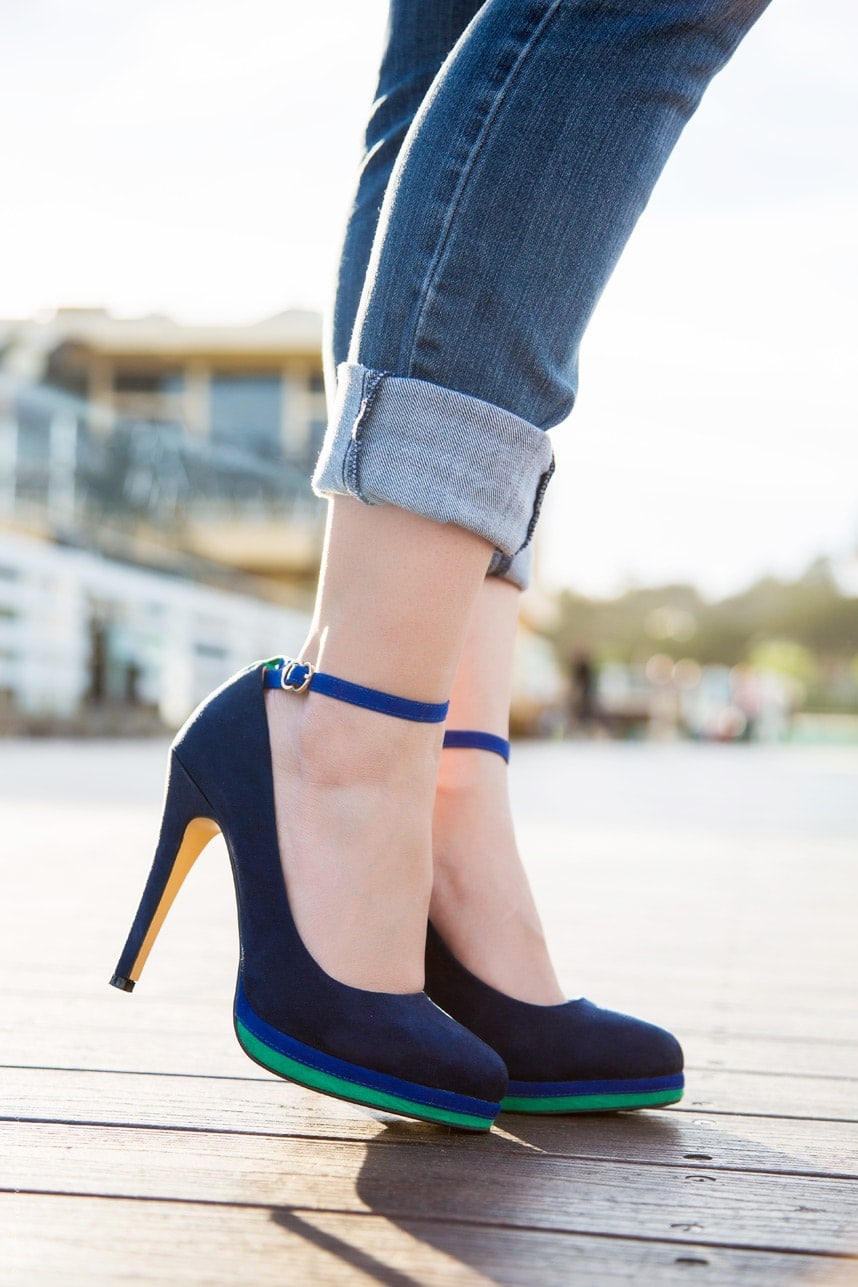 blue ankle strap pumps outfit - Stylishlyme.com