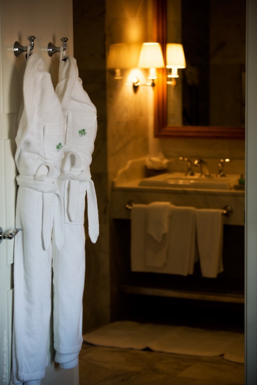 Hotel Bathrooms sleep stylishly garden court palo alto - Stylishlyme.com