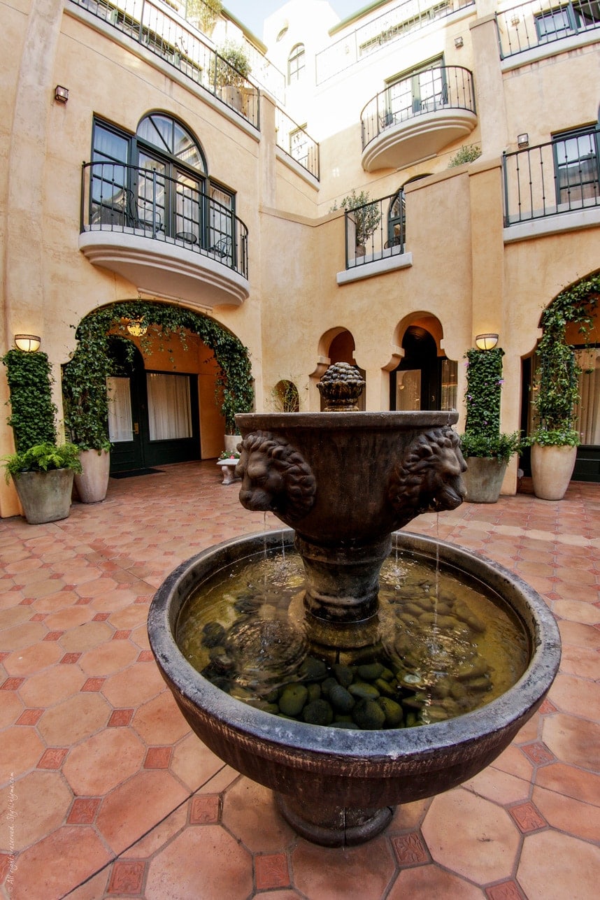 garden court palo alto courtyard fountain - Stylishlyme.com