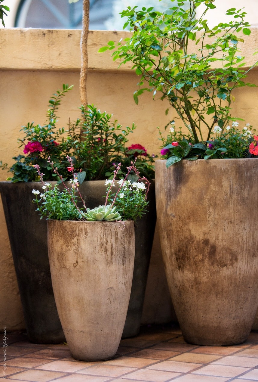 garden court palo alto exteriro pots - Stylishlyme.com
