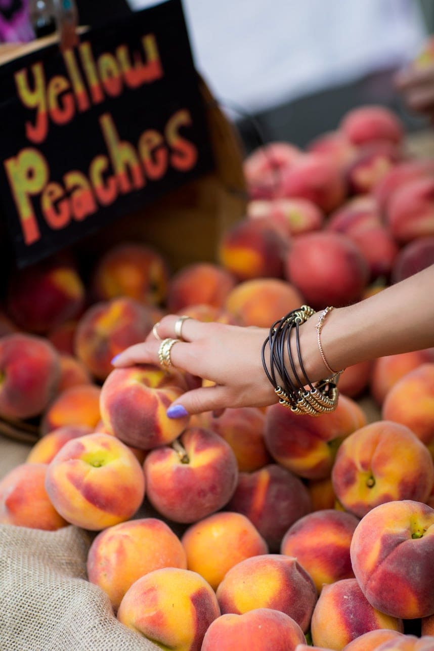 Delicious Summer Yellow Peaches from Local Farmers Market - Stylishlyme.com