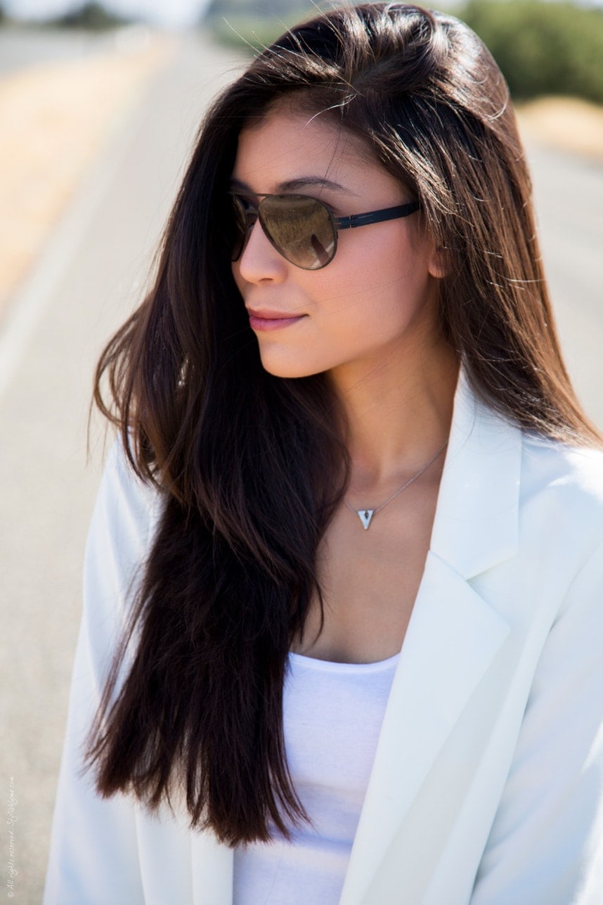 Black aviators with white outfit - Visit Stylishlyme.com for more outfit inspiration and style tips