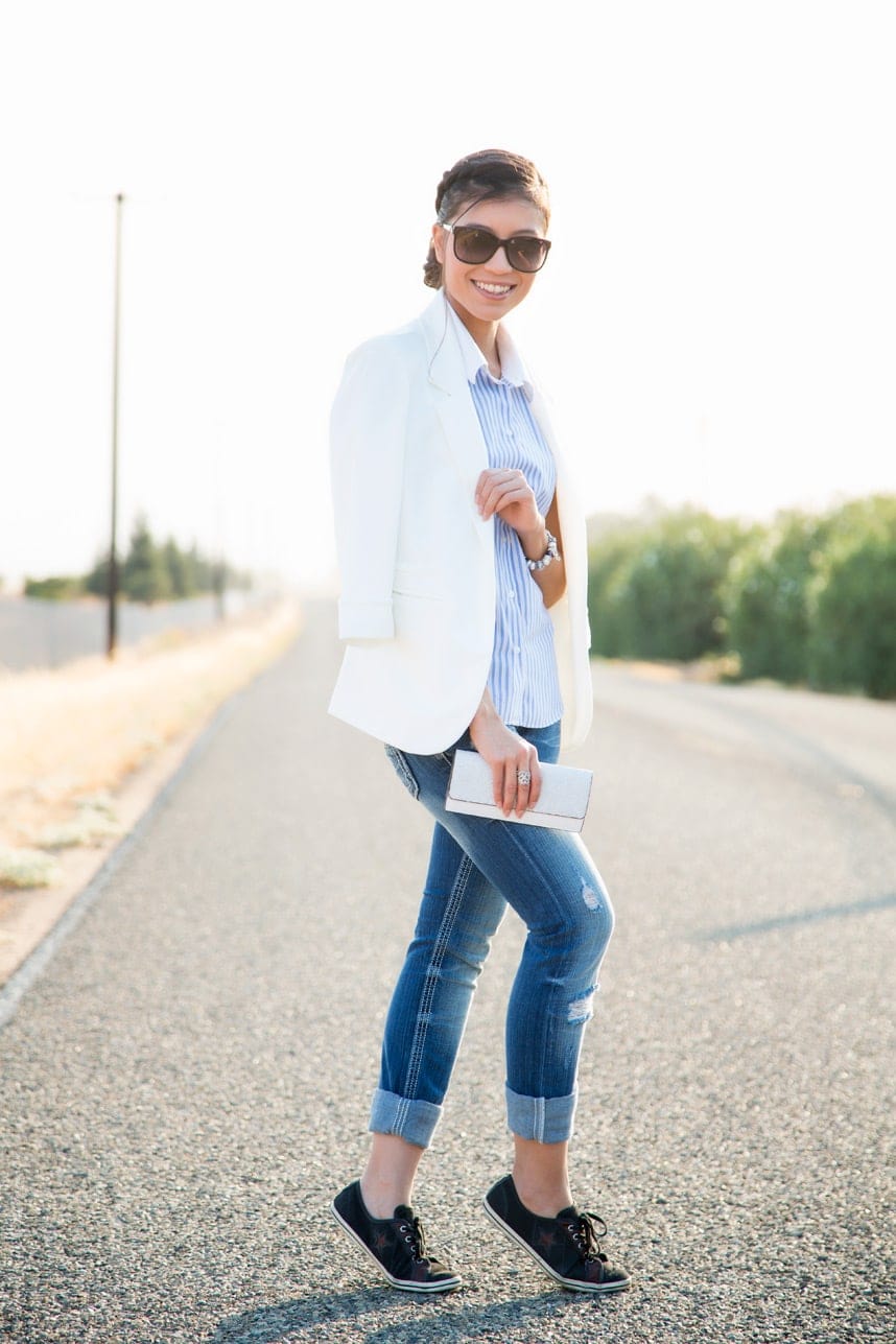 Casual Way to wear White blazer - Visit Stylishlyme.com for more outfit photos and style tips
