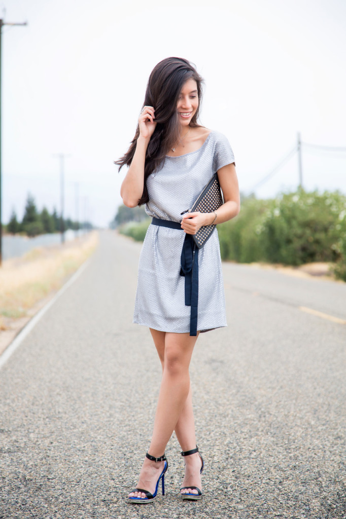 How to Wear a Tunic Dress for a Summer Evening