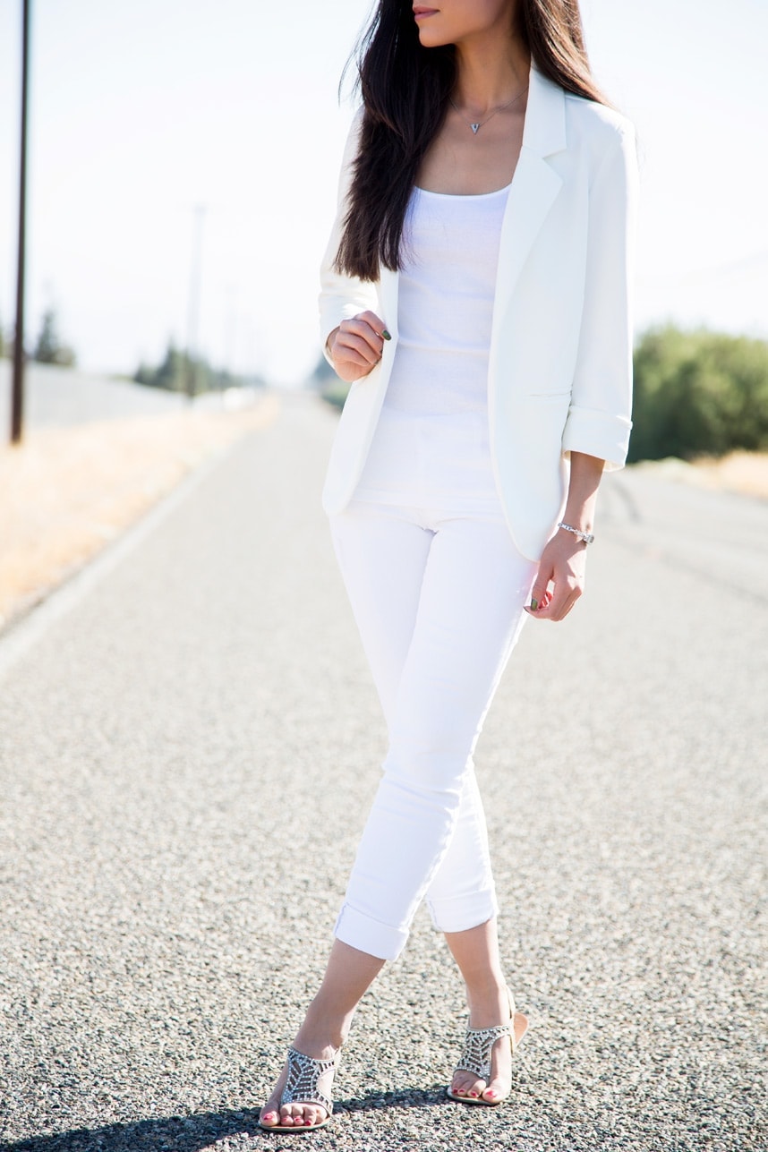 How to wear an all white outfit - Visit Stylishlyme.com for more outfit inspiration and style tips