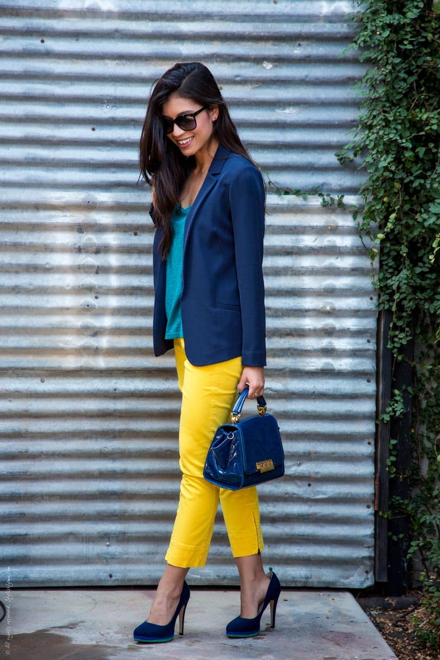 What Color to Wear with Bright Yellow Pants - Visit Stylishlyme.com for more outfit photos and style tips