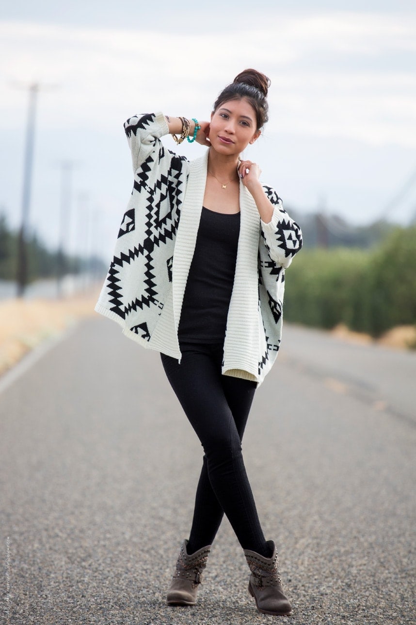A stylish way to wear an oversized sweater - Visit Stylishlyme.com for more outfit inspiration and style tips