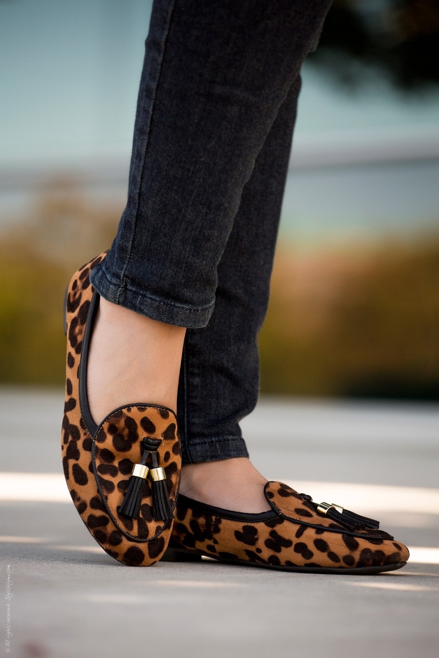 Leopard Flats for FAll - Visit Stylishlyme.com for more outfit inspiration and style tips