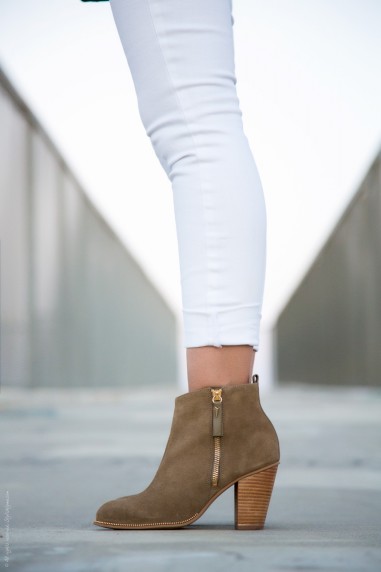 How to Style White Skinny Jeans This Fall