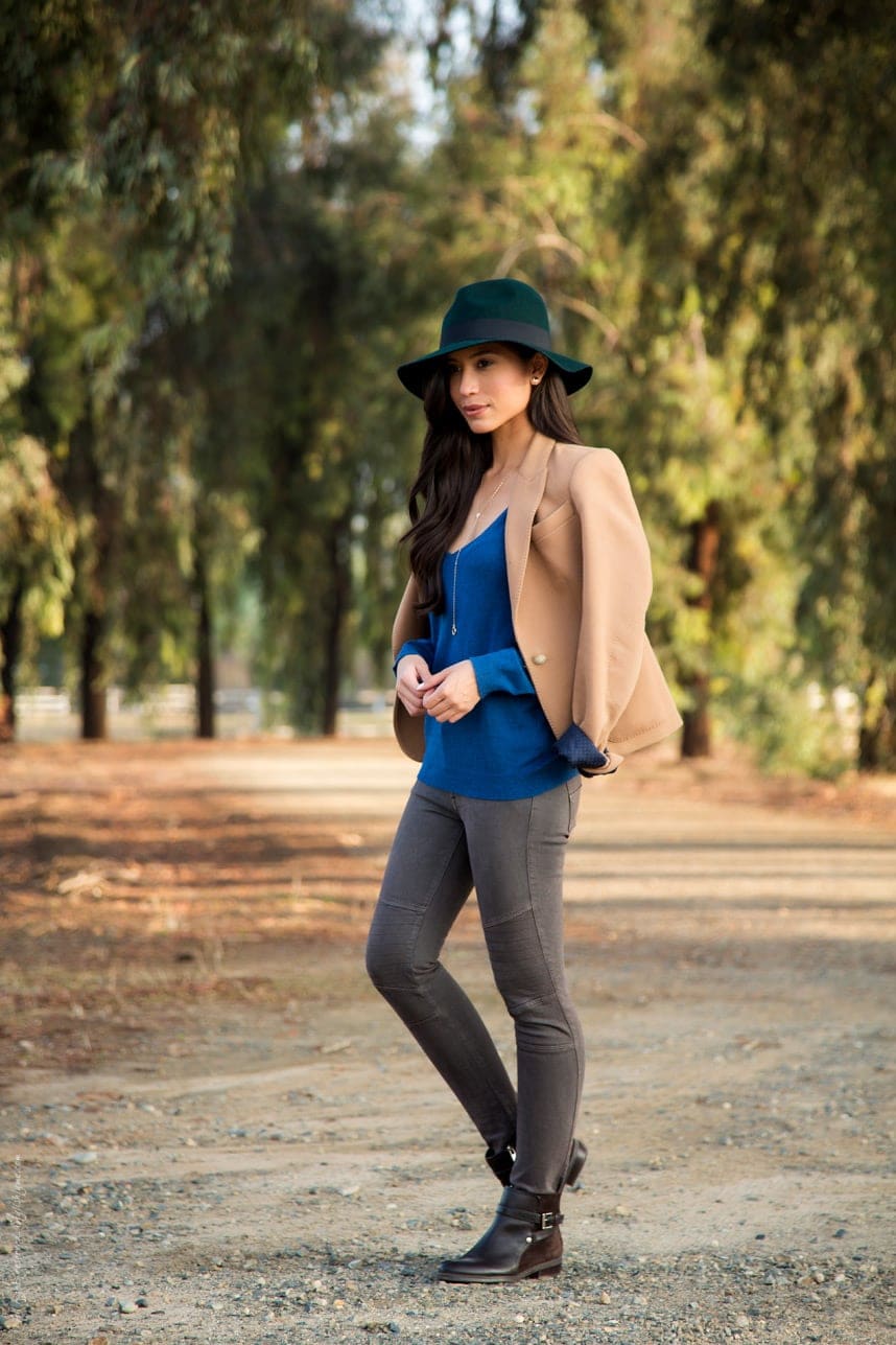A Stylish Way to Wear a Fedora Hat this Fall - Visit Stylishlyme.com for more outfit inspiration and style tips