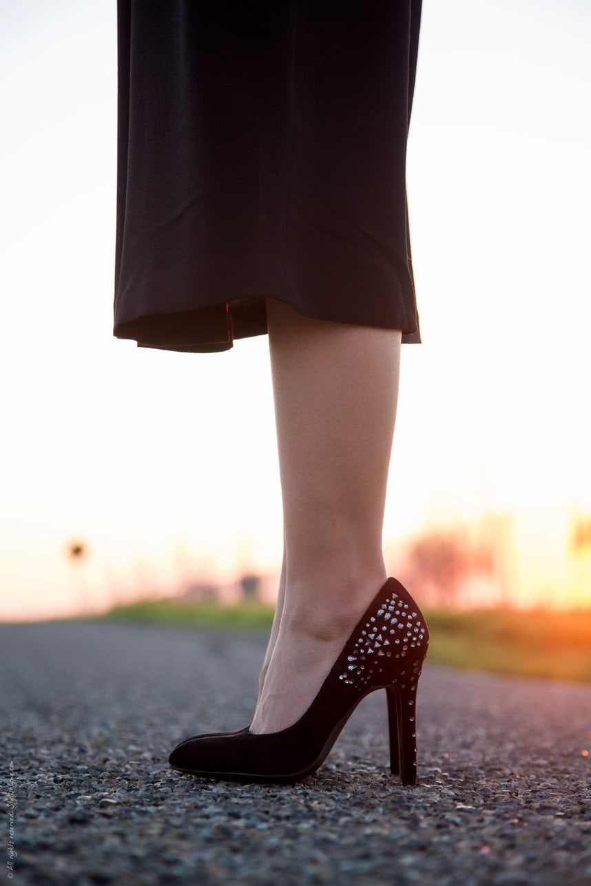 black embellished suede heels with midi skirt - Stylishlyme.com