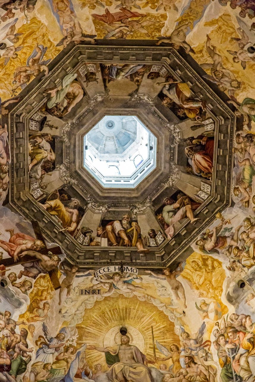 Inside the The Cattedrale di Santa Maria del Fiore Dome 