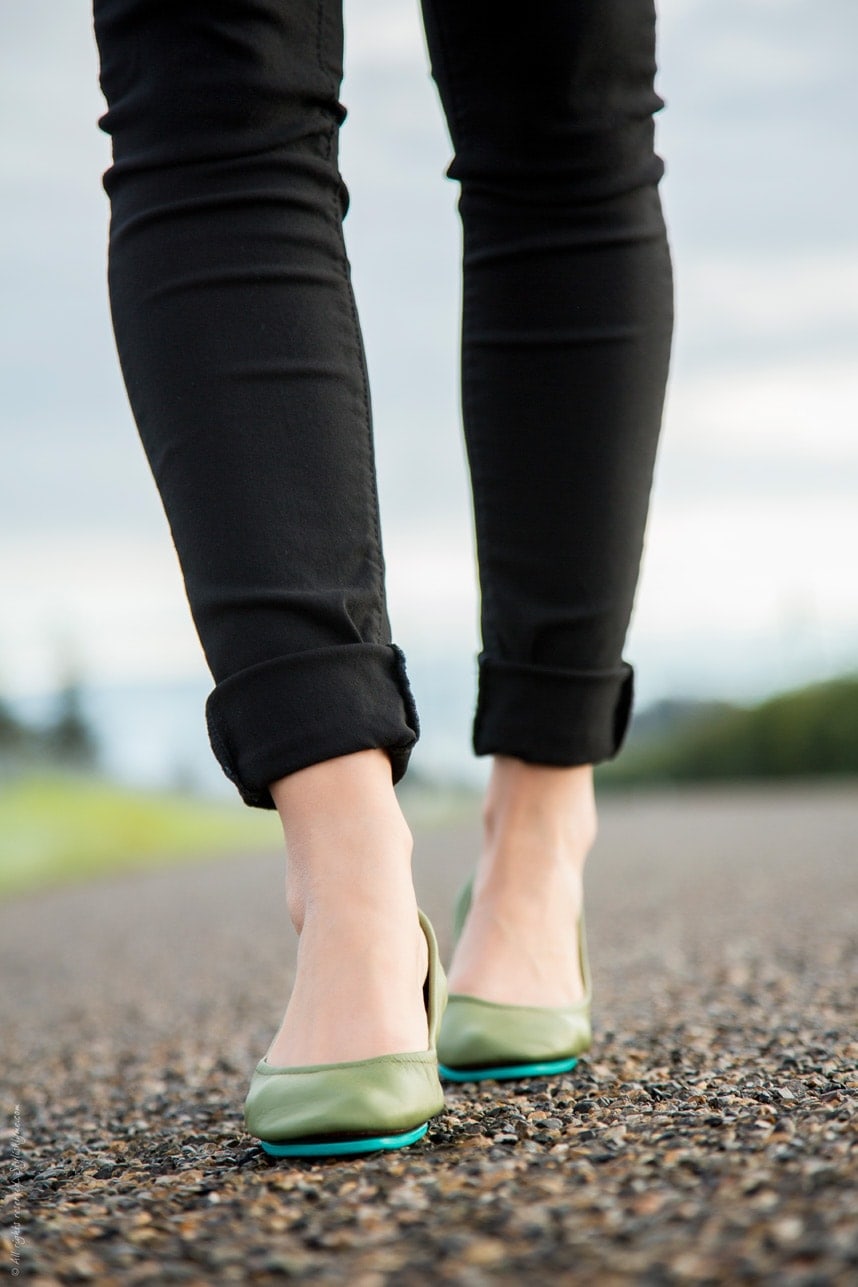 tieks olive green flats - Visit Stylishlyme.com for more outfit inspiration and style tips