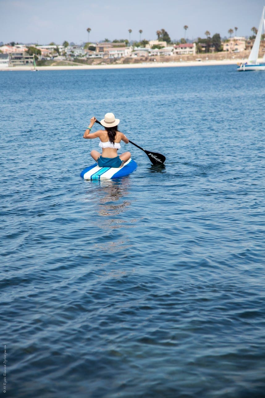 Paddle Boarding in San Diego - Mission Bay - Visit stylishlyme.com to see where to paddle board in San Diego 