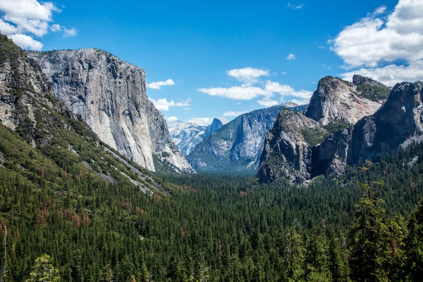Tunnel View Yosemite - California Travel Blog - Visit Stylishlyme.com to view the Unforgettable Yosemite Day Trip Guide 
