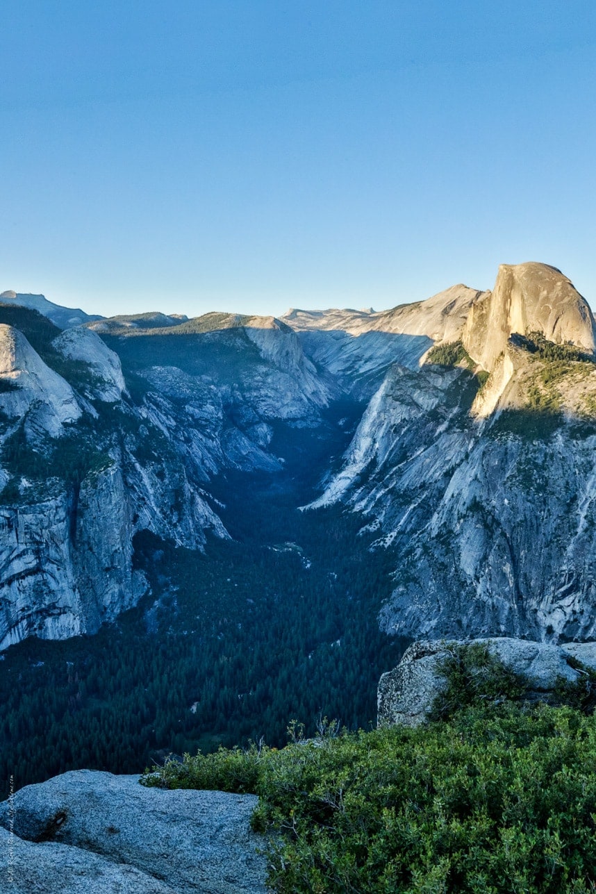 Yosemite sunset - California Travel Blog - Visit Stylishlyme.com to view the Unforgettable Yosemite Day Trip Guide 