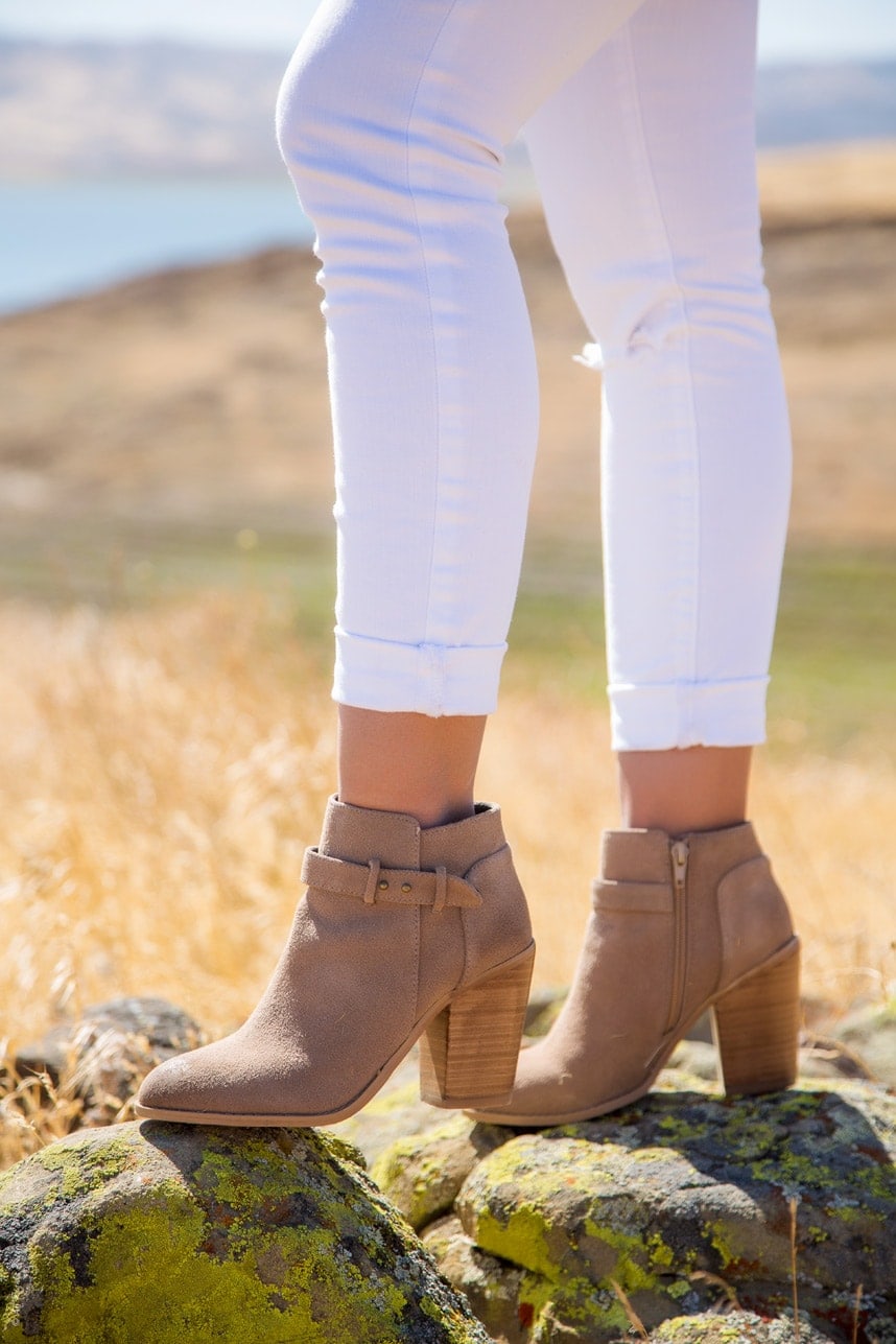 outfits with brown boots - Visit Stylishlyme.com to view more pics and read some tips on how to wear booties