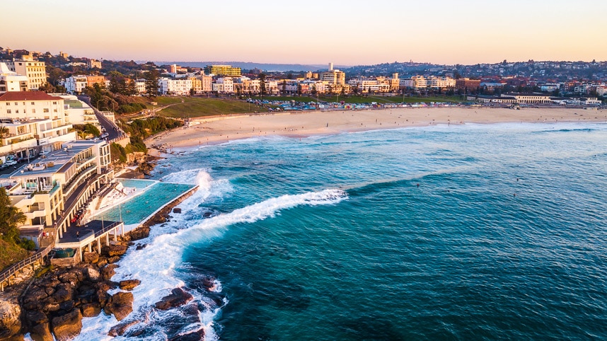 bondi beach facts - Bondi Beach Australia: Surfing, Swimming, Sunshine, Shopping & Sunsets